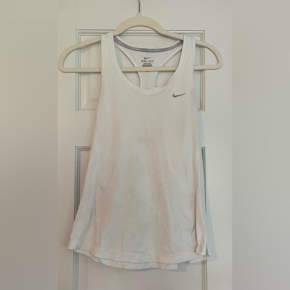 White nike tank top
